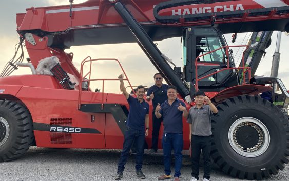 HANGCHA Reach stacker 45 Tons arrived Thailand on February 2024